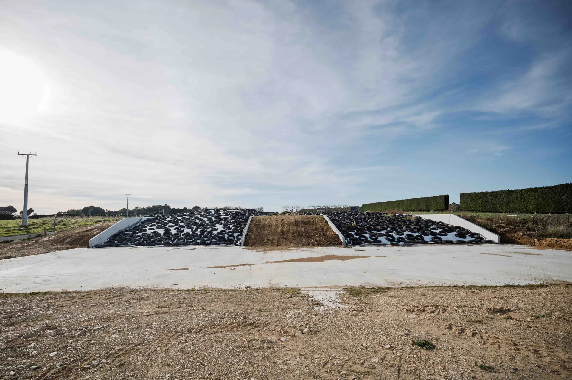 Dual silage bunker build for dairy farm feed storage